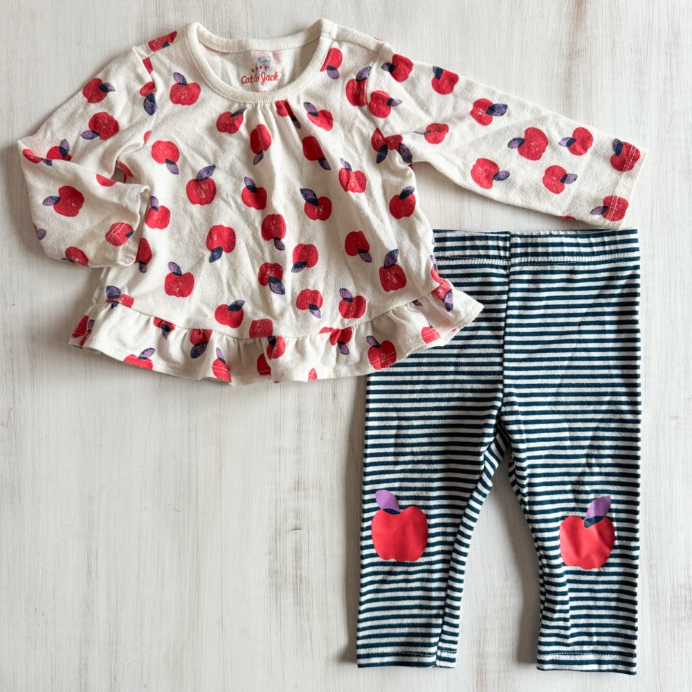 Cat & Jack Apple outfit (size 3-6 months)